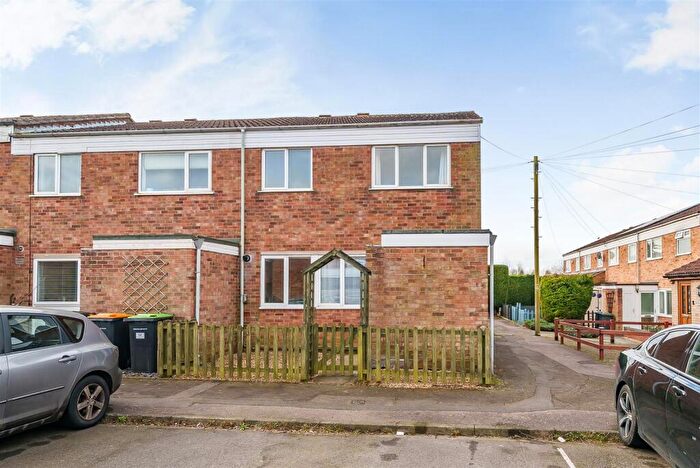 3 Bedroom End Of Terrace House For Sale In Bents Close, Clapham, MK41