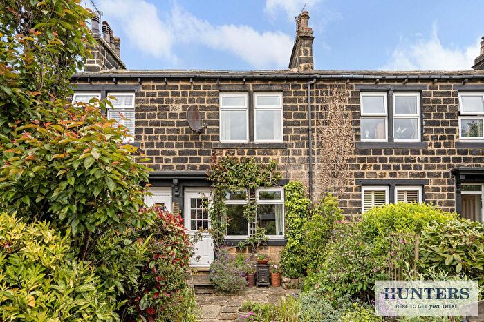 2 Bedroom Terraced House For Sale In Carlton Grange, Yeadon, Leeds, LS19