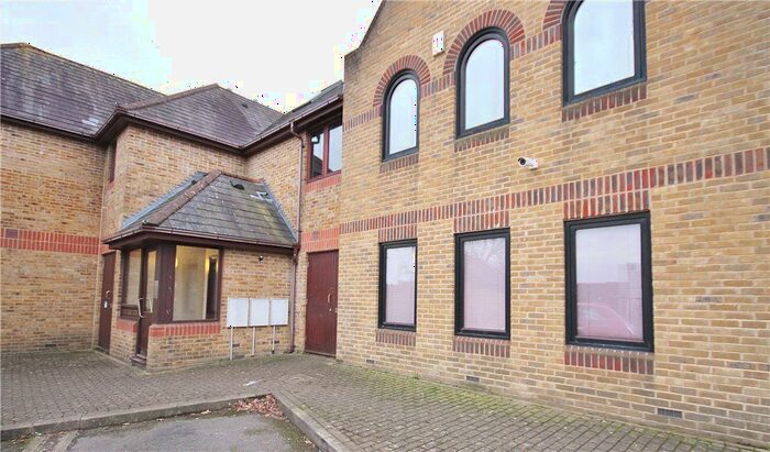 1 Bedroom Flat To Rent In High Street, Egham, Surrey, TW20