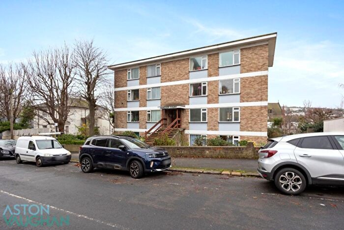 3 Bedroom Flat To Rent In Wellington Road, Brighton, BN2