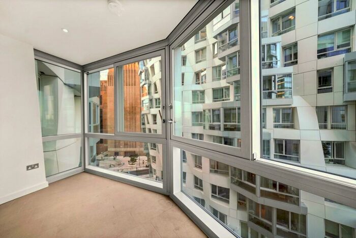 2 Bedroom Apartment To Rent In Prospect Way, London, SW11