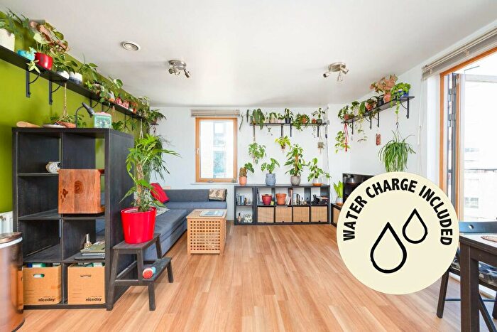 2 Bedroom Flat To Rent In Crown & Anchor House, New Kingsley Road, Bristol, BS2