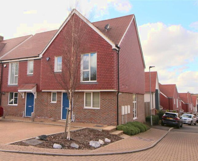 3 Bedroom Semi-Detached House To Rent In Nursery Rise, Waltham Abbey, EN9