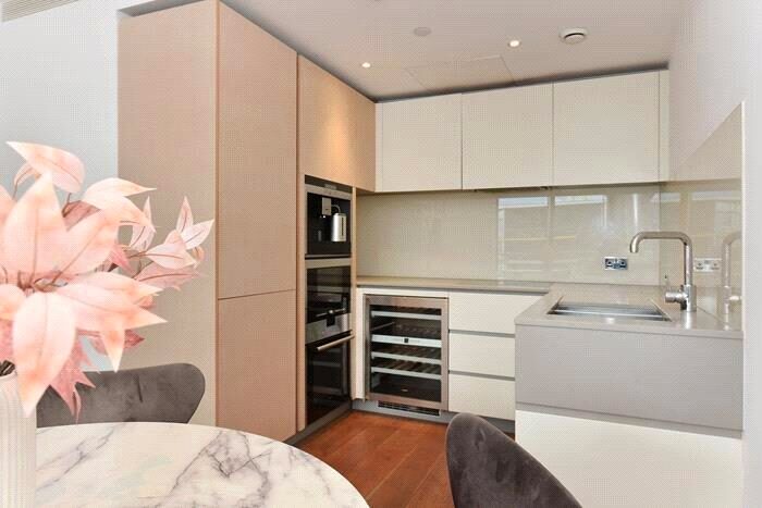 2 Bedroom Flat For Sale In Battersea, SW11