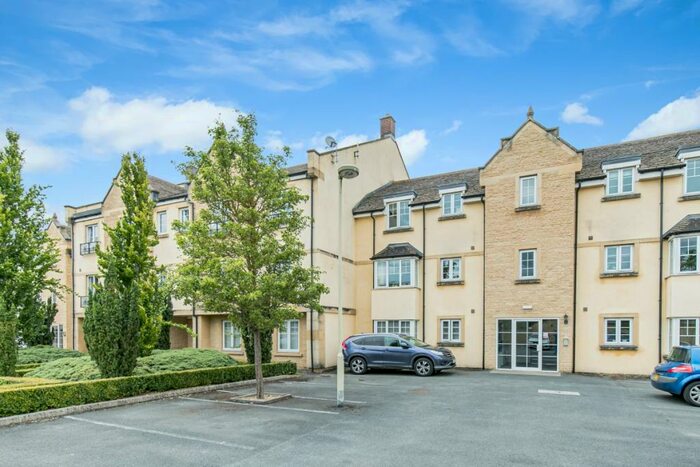 2 Bedroom Flat To Rent In Woodley Green, Witney, OX28