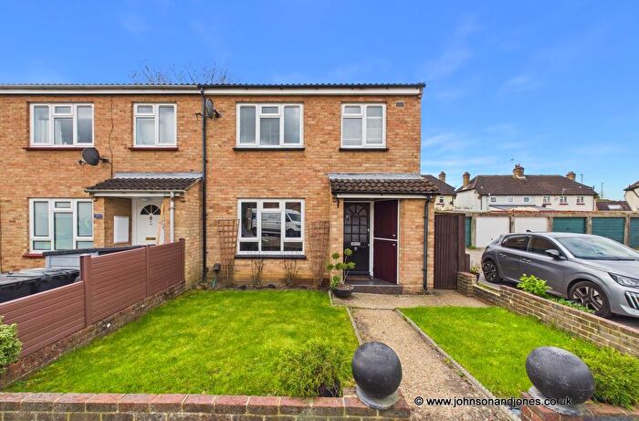 3 Bedroom End Of Terrace House For Sale In Frithwald Road, Chertsey, KT16