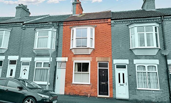 2 Bedroom Terraced House For Sale In Sandhurst Street, Oadby, LE2