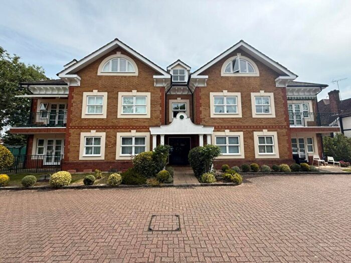 2 Bedroom Flat To Rent In Fairfields, Southgate, N14
