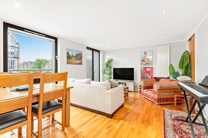 3 Bedroom Flat To Rent In Annandale Street, Broughton, Edinburgh, EH7