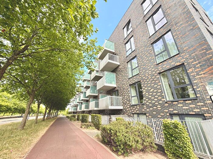 2 Bedroom Apartment For Sale In Leonora Walk, Campbell Park, Milton Keynes, MK9