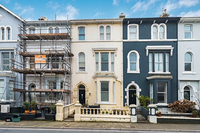 2 Bedroom Flat For Sale In Orchard Gardens, Teignmouth, TQ14