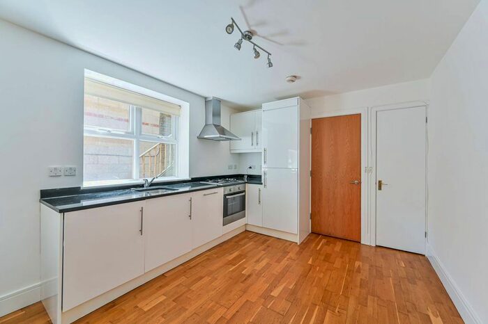 2 Bedroom Flat To Rent In Stockfield Road, Streatham Hill, London, SW16