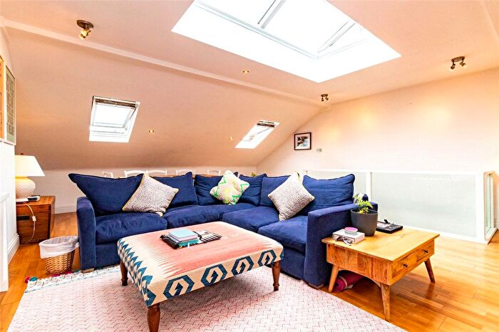 2 Bedroom Maisonette To Rent In Coningham Road, London, W12
