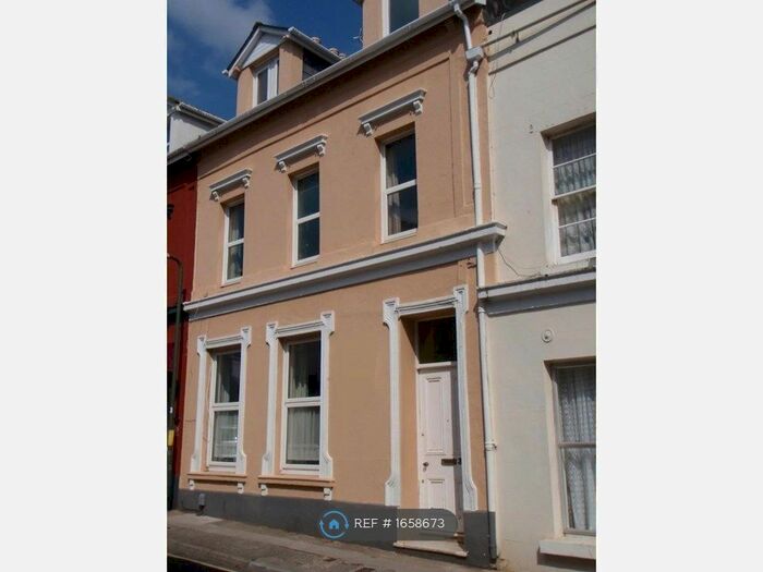 3 Bedroom Flat To Rent In New Street, Paignton, TQ3