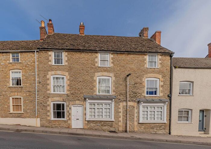 2 Bedroom Flat For Sale In High St, Malmesbury, SN16