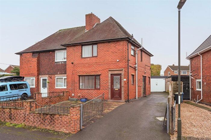 3 Bedroom Semi-Detached House To Rent In Bank Street, Brimington, Chesterfield, S43