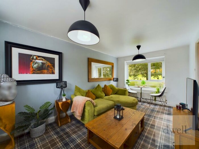 2 Bedroom Flat To Rent In Holtdale Avenue, Adel, Leeds, LS16