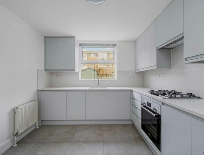 2 Bedroom Flat To Rent In Windsor Road, London, W5