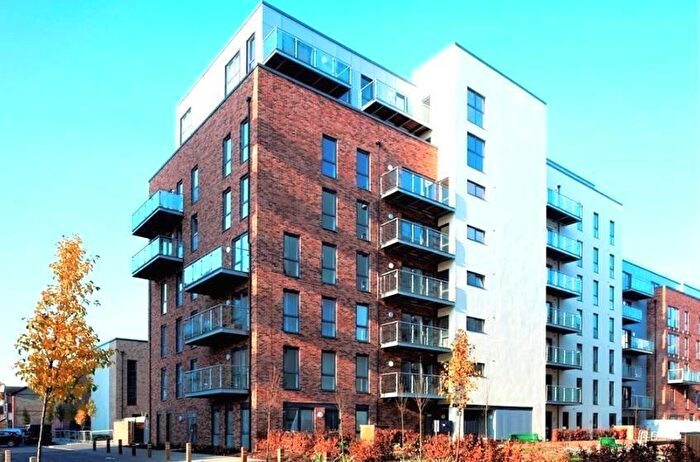 3 Bedroom Flat To Rent In Honour Gardens, Dagenham, RM8