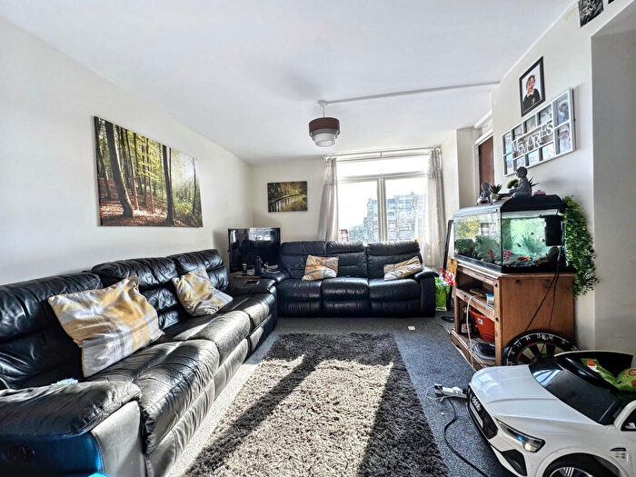 3 Bedroom Maisonette For Sale In Waterloo Walk, Washington, Tyne And Wear, NE37