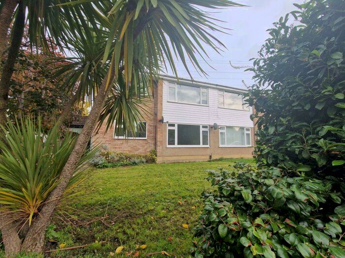 2 Bedroom Maisonette To Rent In Loughton, IG10