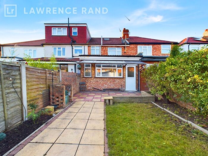 3 Bedroom Terraced House For Sale In Rhyl Road, Perivale, Greenford, UB6
