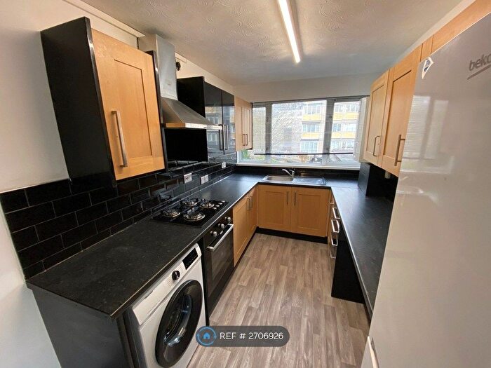2 Bedroom Flat To Rent In Glamis House, Warley, Brentwood, CM14