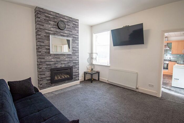 3 Bedroom End Of Terrace House For Sale In Dronfield Street, Evington, LE5