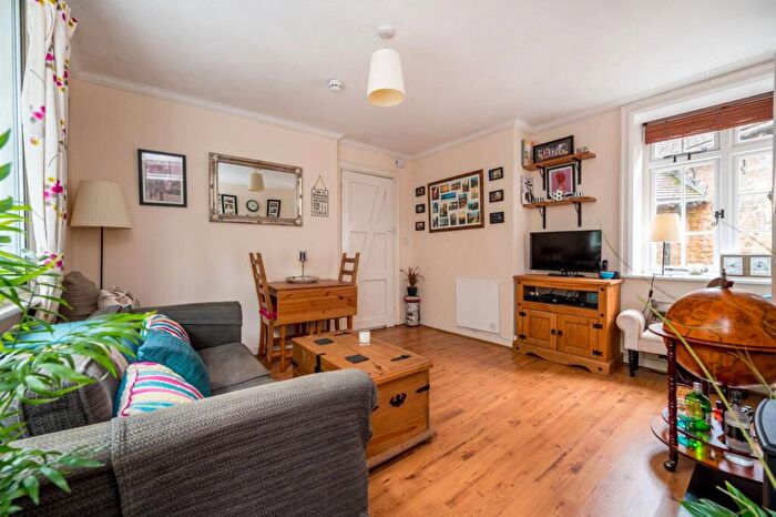 1 Bedroom Flat To Rent In Portsmouth Road, Guildford, , Guildford, GU2