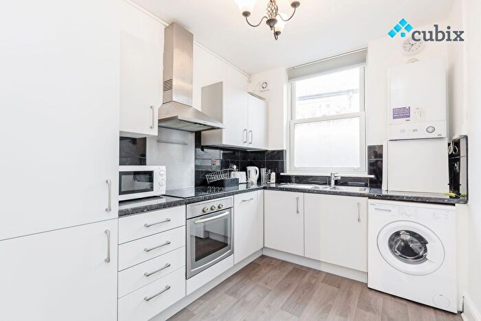 2 Bedroom Flat To Rent In London, SE17