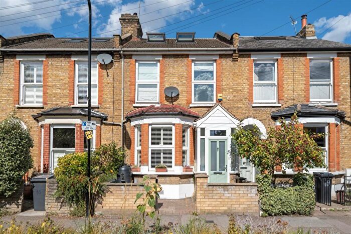 4 Bedroom House For Sale In Wadley Road, Leytonstone, E11