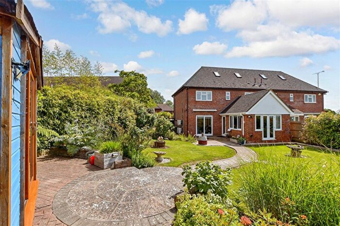 4 Bedroom Semi-Detached House For Sale In Tilden Close, High Halden, Kent, TN26