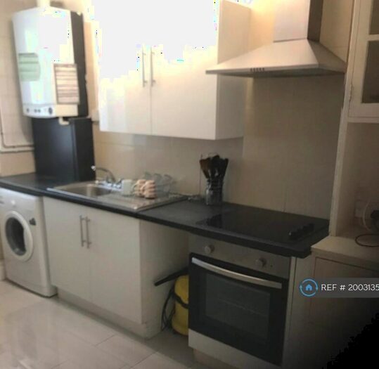 3 Bedroom Flat To Rent In Hills Road, Cambridge, CB2