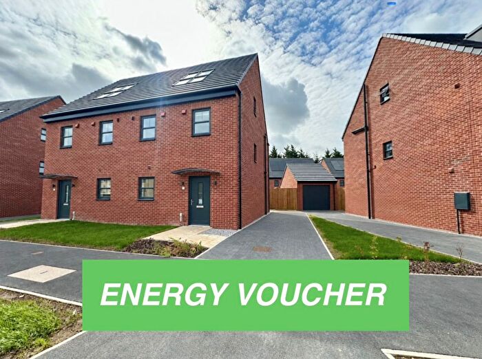 3 Bedroom Semi-Detached House To Rent In Charlotte Fox Lane, Crossgates, Leeds, LS15
