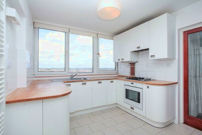 2 Bedroom Flat To Rent In Kenilworth Court, Coventry, CV3