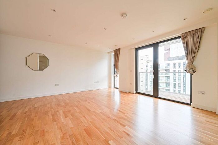 1 Bedroom Flat To Rent In Merle Mansions, Stratford, London, E20