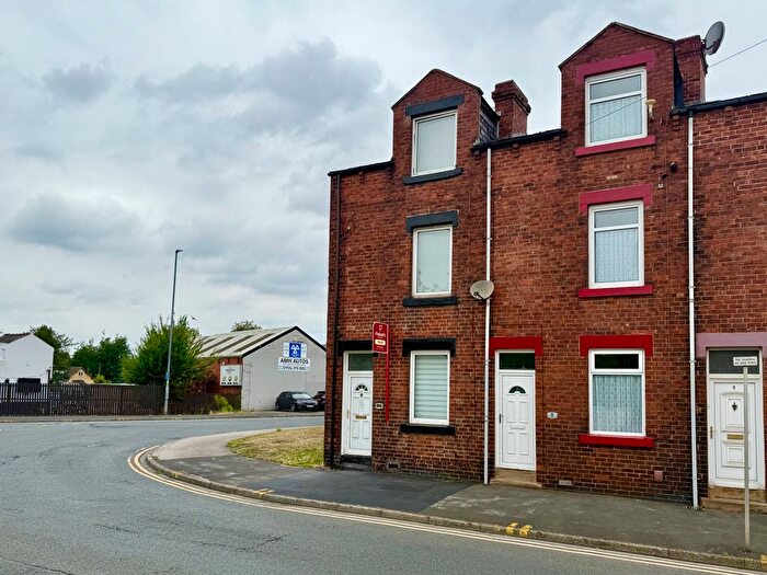 4 Bedroom End Of Terrace House To Rent In Horbury Road, Wakefield, West Yorkshire, WF2