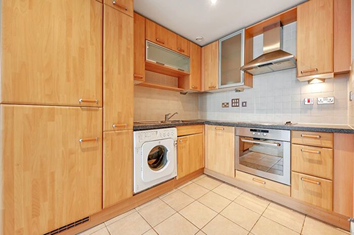 1 Bedroom Flat To Rent In Western Gateway, London, E16
