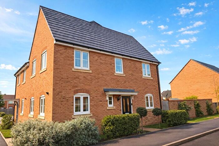 3 Bedroom Semi Detached House For Sale In Brewton Drive, Deeping St James, Market Deeping, PE6