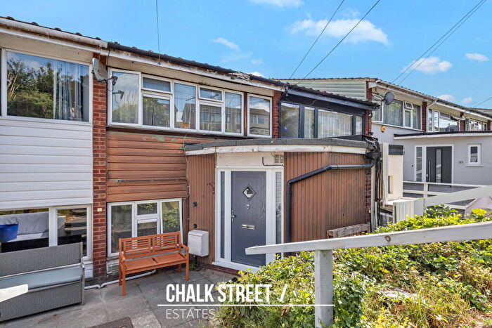 3 Bedroom Terraced House For Sale In Dunster Crescent, Hornchurch, RM11