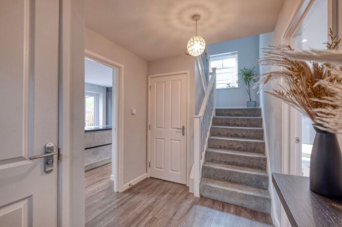 5 Bedroom Detached House For Sale In Claerwen Grove, Northfield, Birmingham, B31
