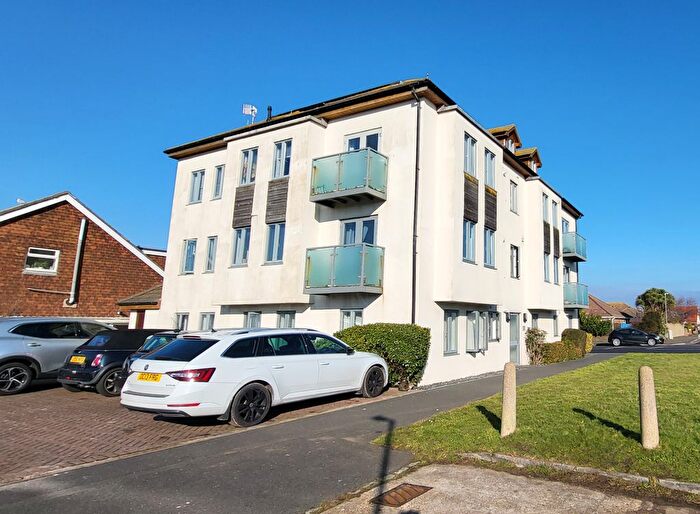 2 Bedroom Flat To Rent In South Coast Road, Peacehaven, BN10