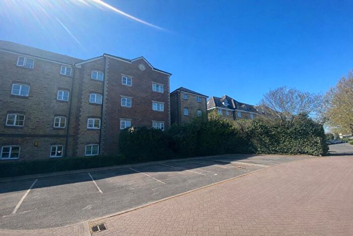 2 Bedroom Flat To Rent In Harrisons Wharf, Purfleet-On-Thames, RM19