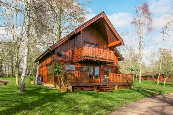 2 Bedroom House To Rent In Henley Road Harleyford, SL7