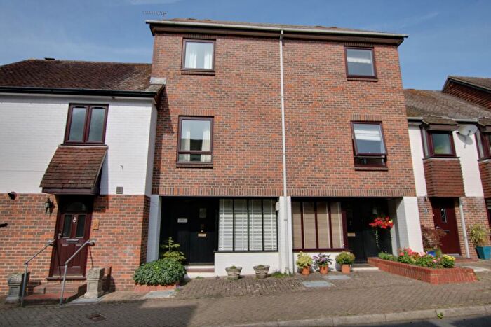 3 Bedroom Town House For Sale In Bishop's Waltham - No Forward Chain, SO32