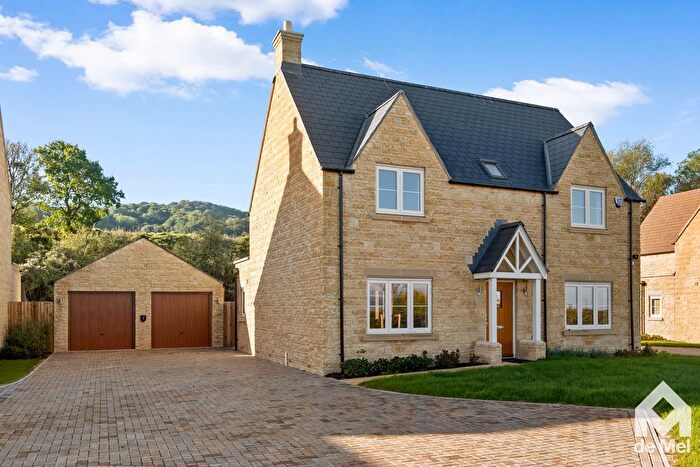 4 Bedroom Detached House For Sale In The Croft, Gretton, GL54