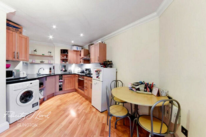 2 Bedroom Apartment For Sale In Haverstock Place, Islington, N1