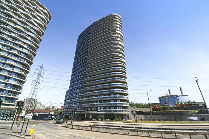 2 Bedroom Flat For Sale In Western Gateway, London, E16
