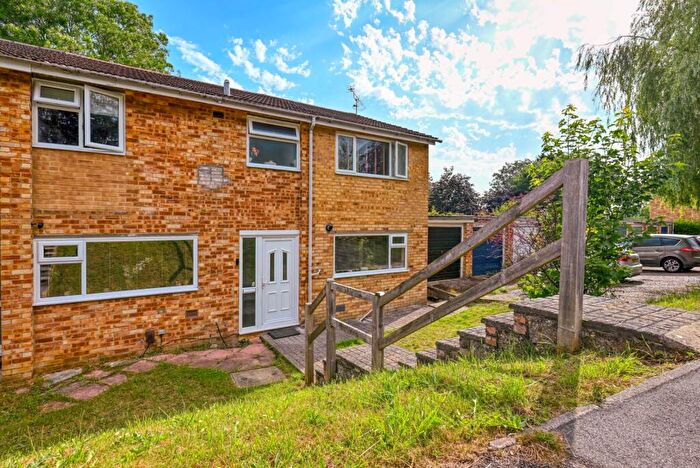 4 Bedroom End Of Terrace House For Sale In Lowfield Road, Caversham, RG4