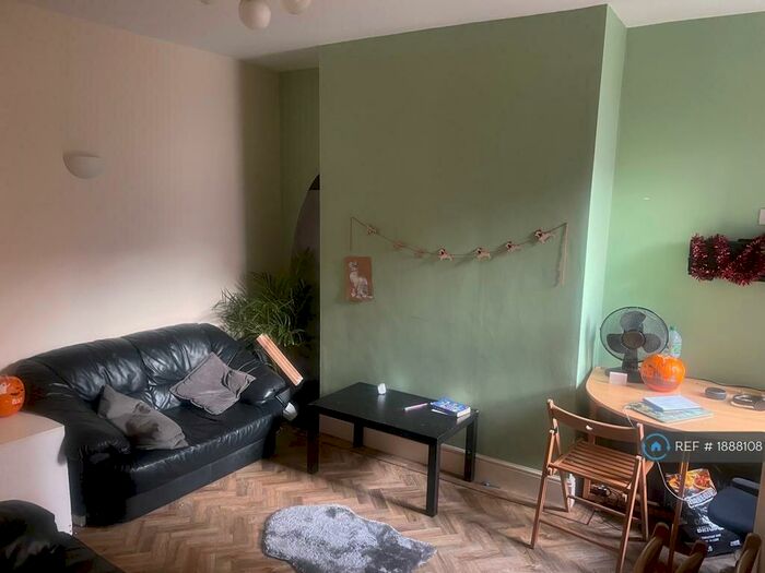 4 Bedroom Terraced House To Rent In Filey Road, Manchester, M14